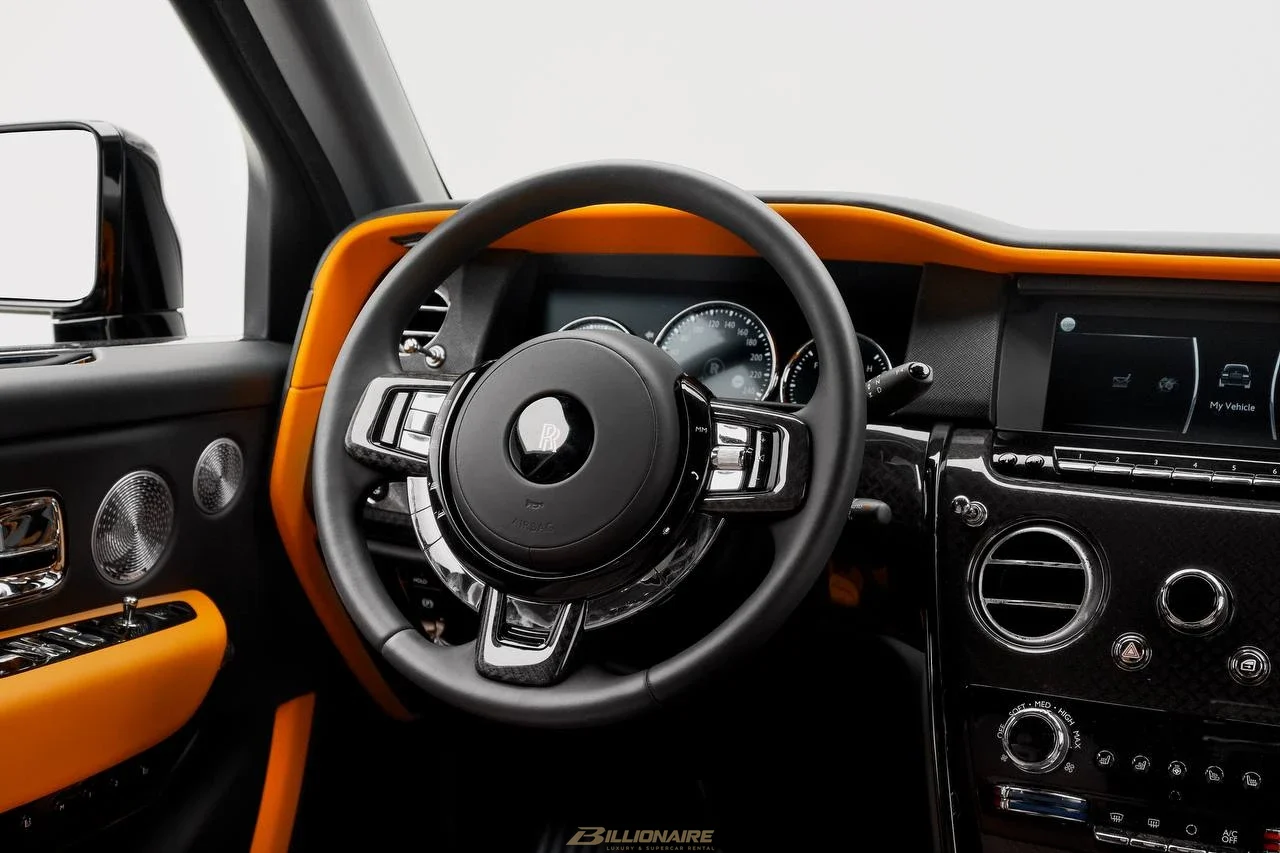 Rolls-Royce Cullinan Black Badge Diamond Black - View 8