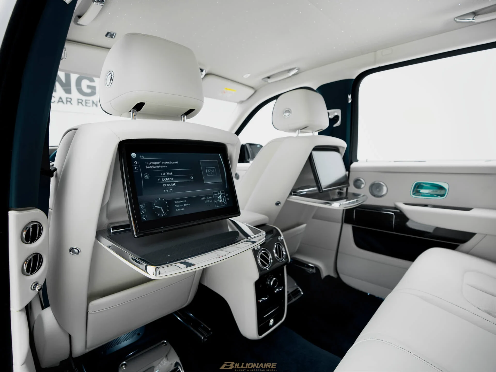 اجاره Rolls-Royce Cullinan Black Badge Tempest Silver در دبی – تصویر 5