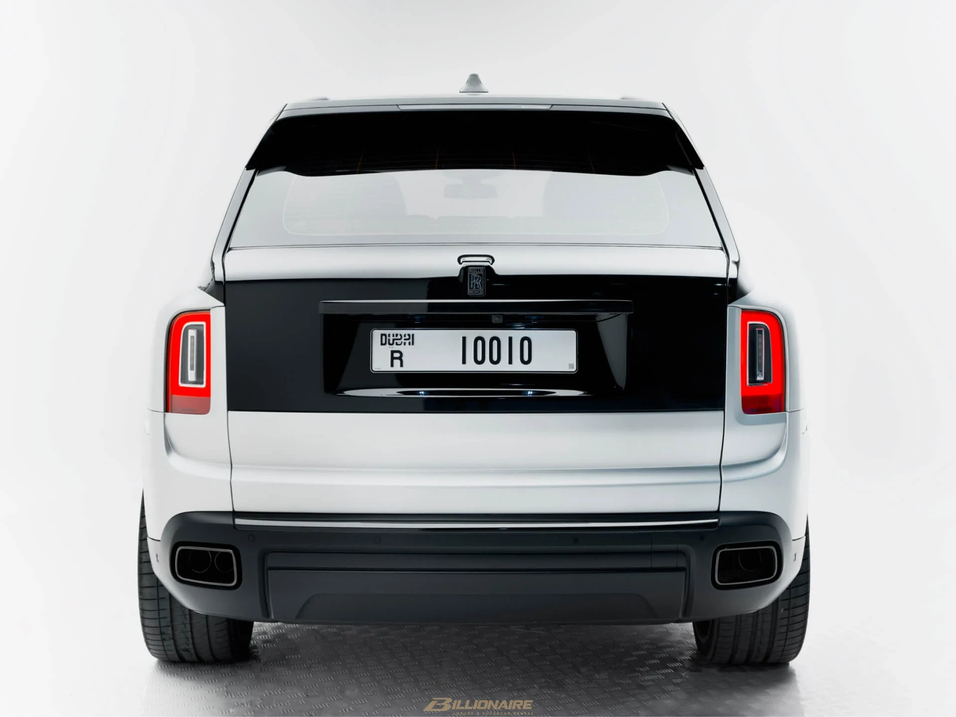 اجاره Rolls-Royce Cullinan Black Badge Tempest Silver در دبی – تصویر 3