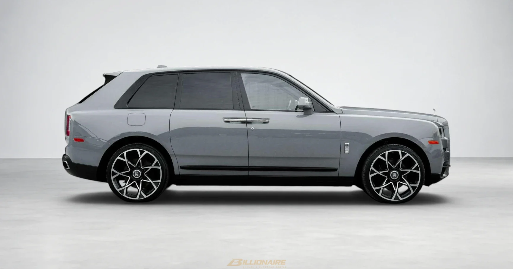 اجاره Rolls-Royce Cullinan Grey در دبی – تصویر 2