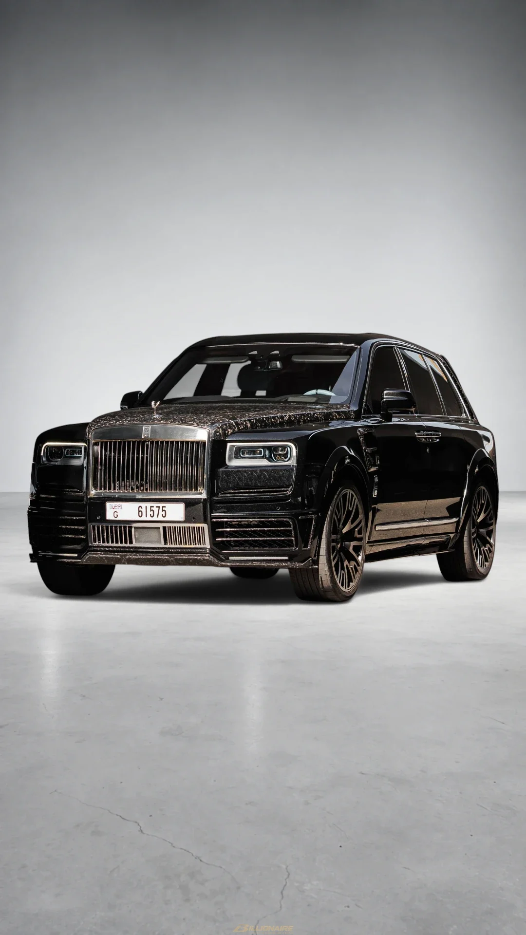 Rolls-Royce Cullinan Mansory Black в аренду в Дубае