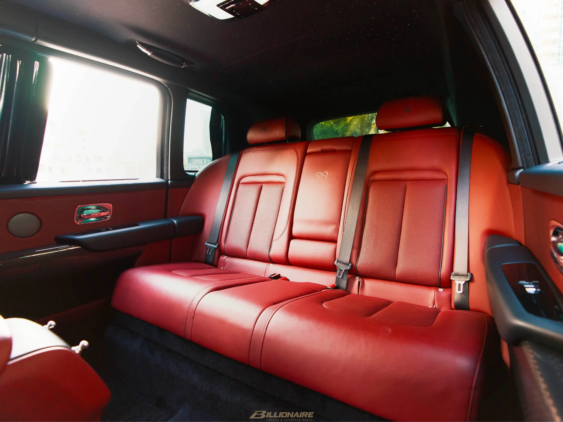 اجاره Rolls-Royce Cullinan Midnight Sapphire Blue در دبی – تصویر 5