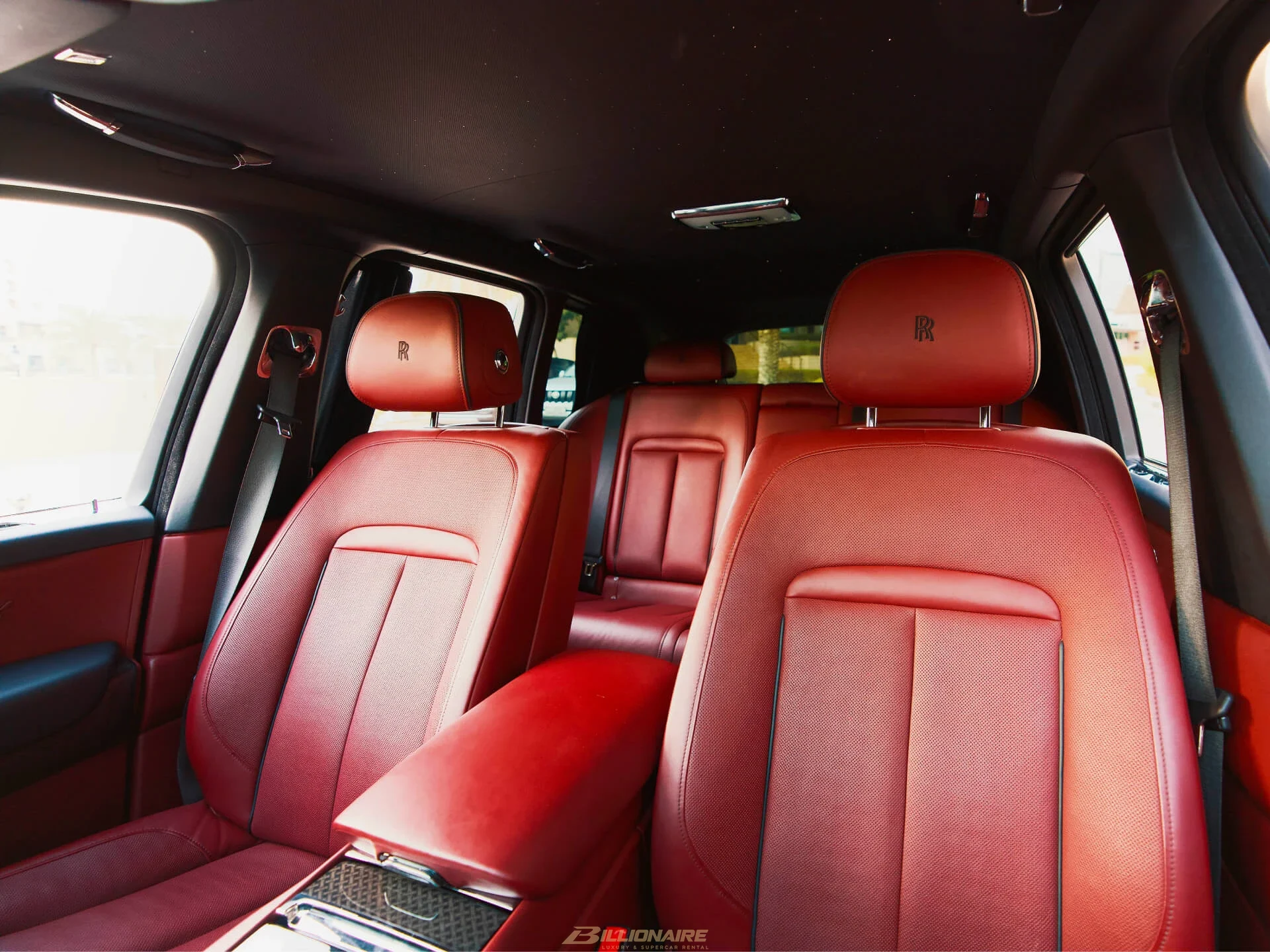 اجاره Rolls-Royce Cullinan Midnight Sapphire Blue در دبی – تصویر 6