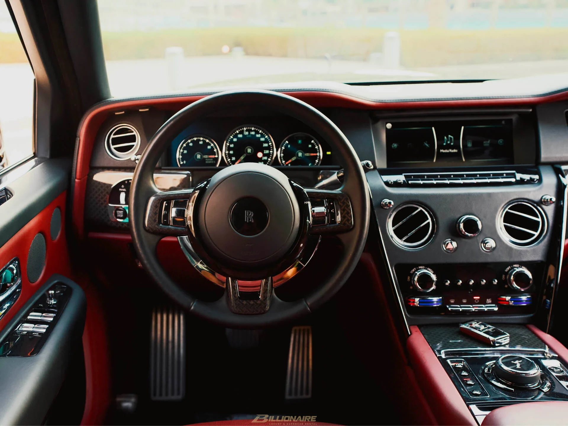 اجاره Rolls-Royce Cullinan Midnight Sapphire Blue در دبی – تصویر 7