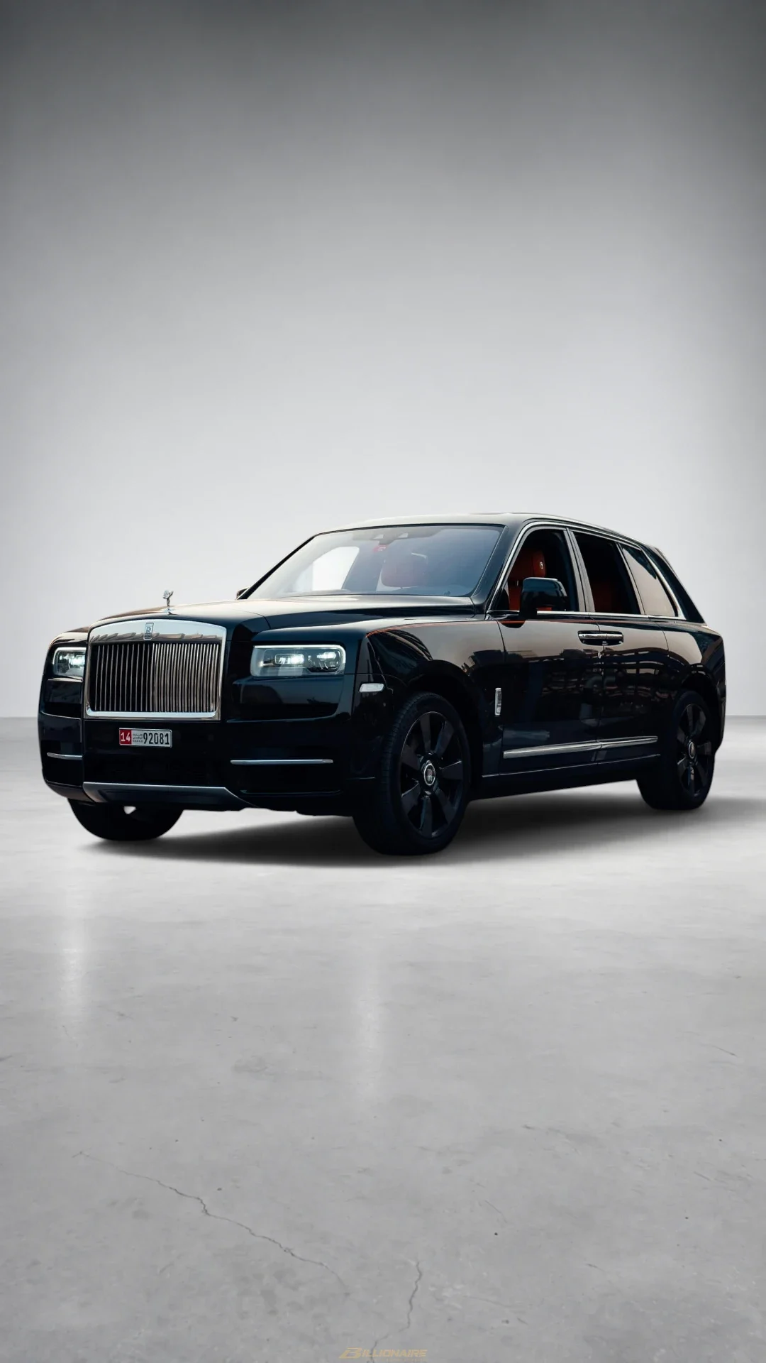 Rolls-Royce Cullinan Black в аренду в Дубае