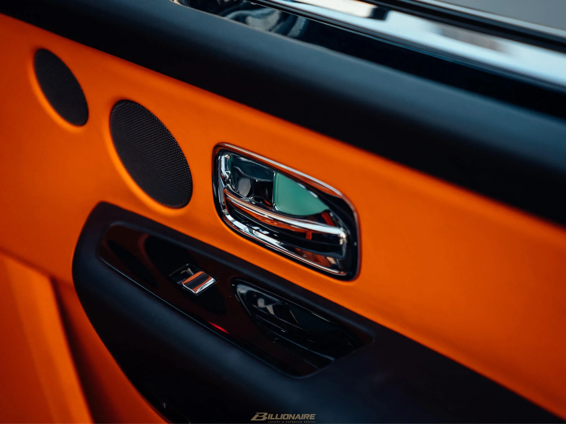 Dubai'de kiralık Rolls-Royce Cullinan Black – fotoğraf 5