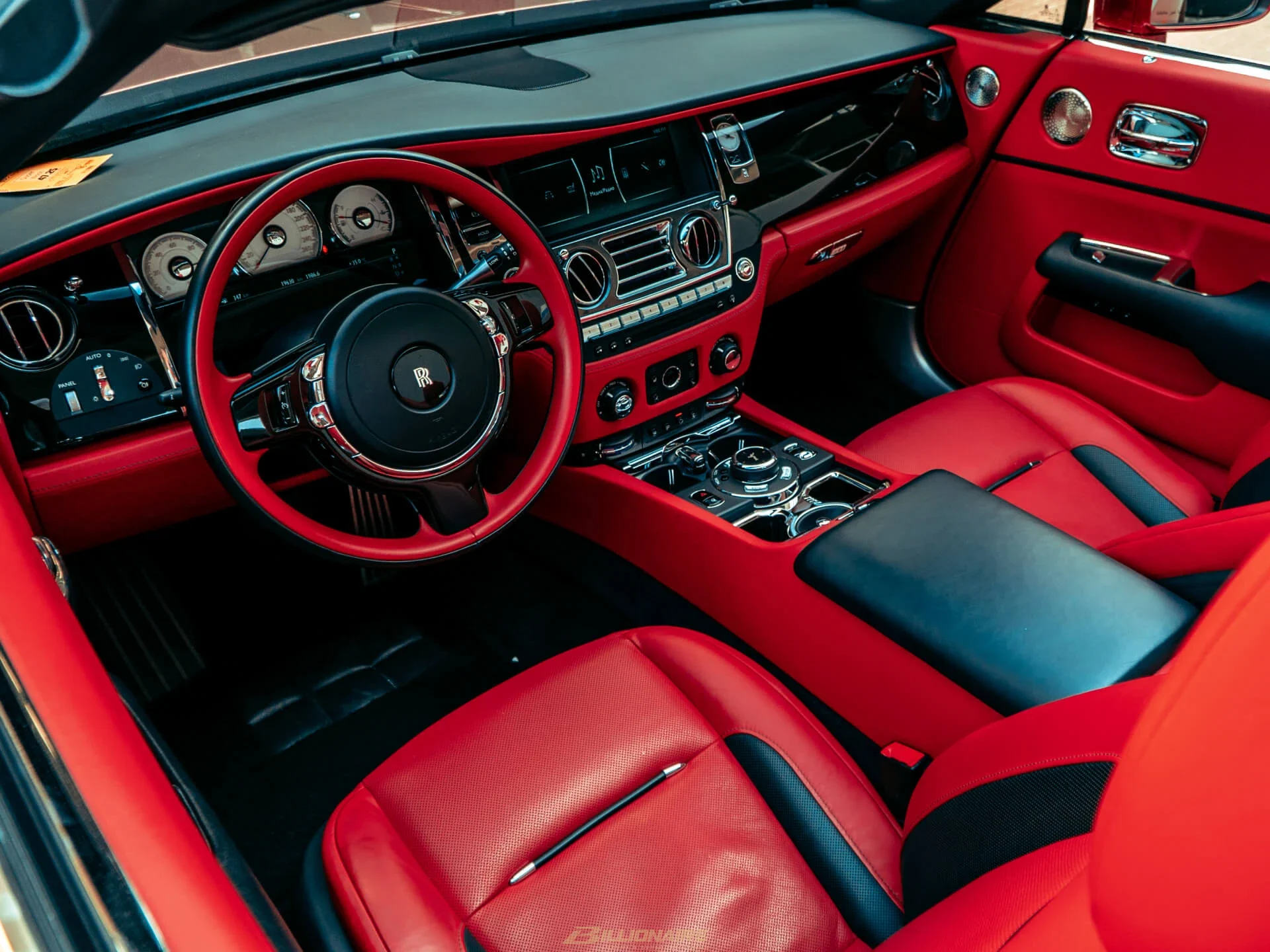 Rolls-Royce Dawn Black Badge Magma Red - View 3