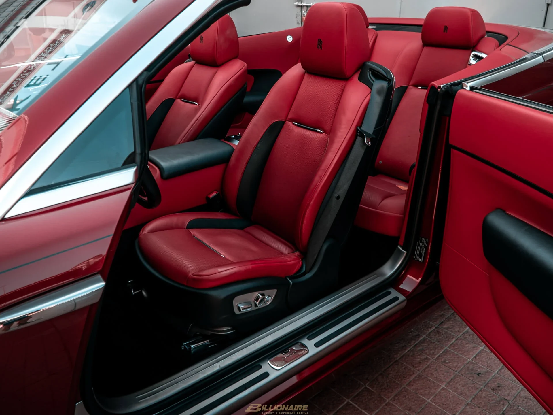 Rolls-Royce Dawn Black Badge Magma Red - View 8