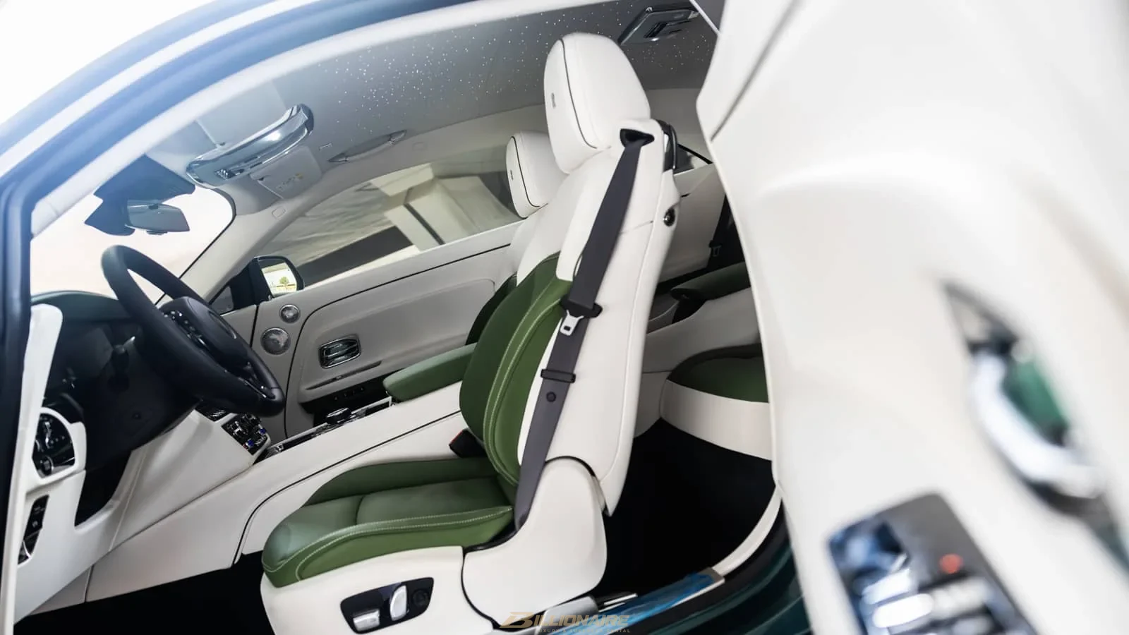 اجاره Rolls-Royce Spectre Teal Green در دبی – تصویر 8