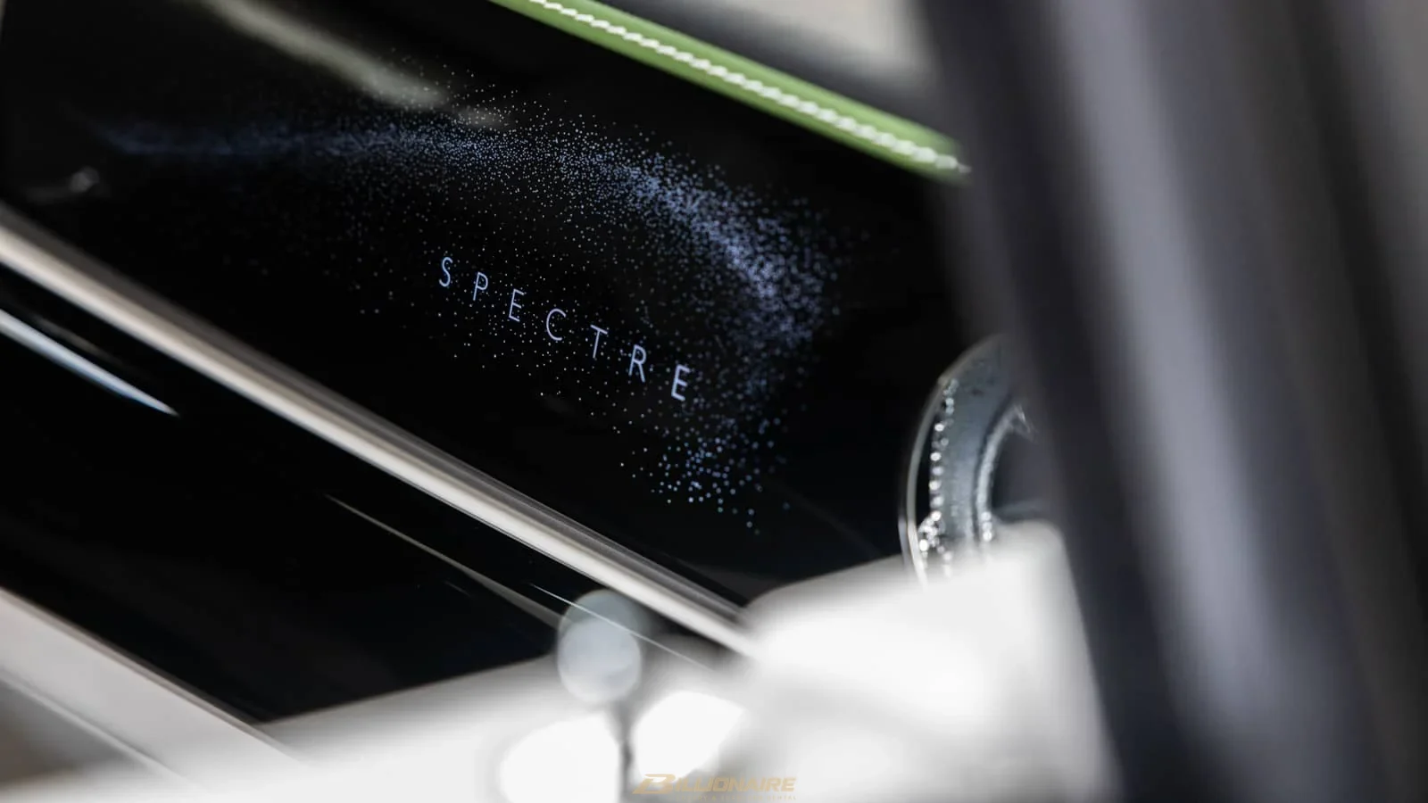 اجاره Rolls-Royce Spectre Teal Green در دبی – تصویر 11