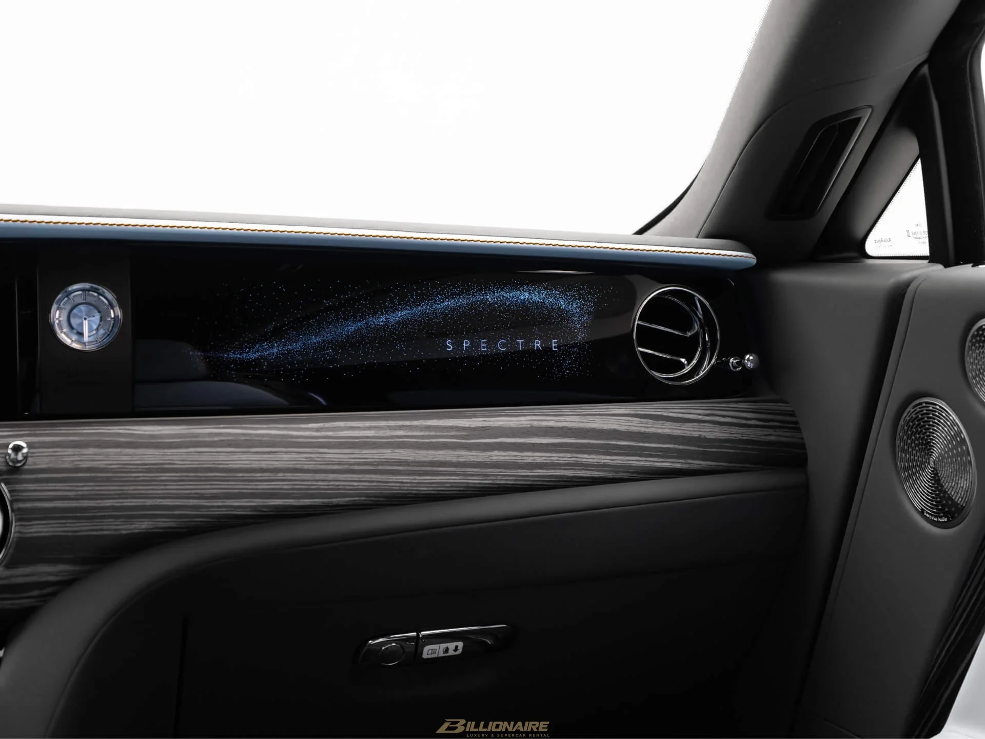 اجاره Rolls-Royce Spectre Aero Blue Two-Tone در دبی – تصویر 7